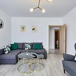 Blue Promenada Beachfront Mamaia Nord Apartament *
