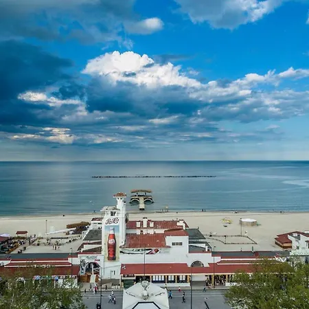 Blue Promenada Beachfront Mamaia Nord Apartament *