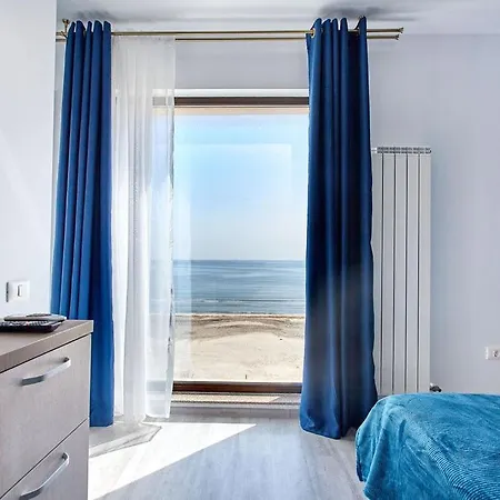 Blue Promenada