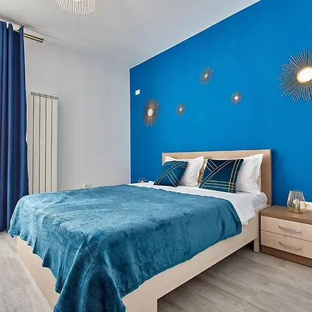 Blue Promenada Beachfront Mamaia Nord Apartment *
